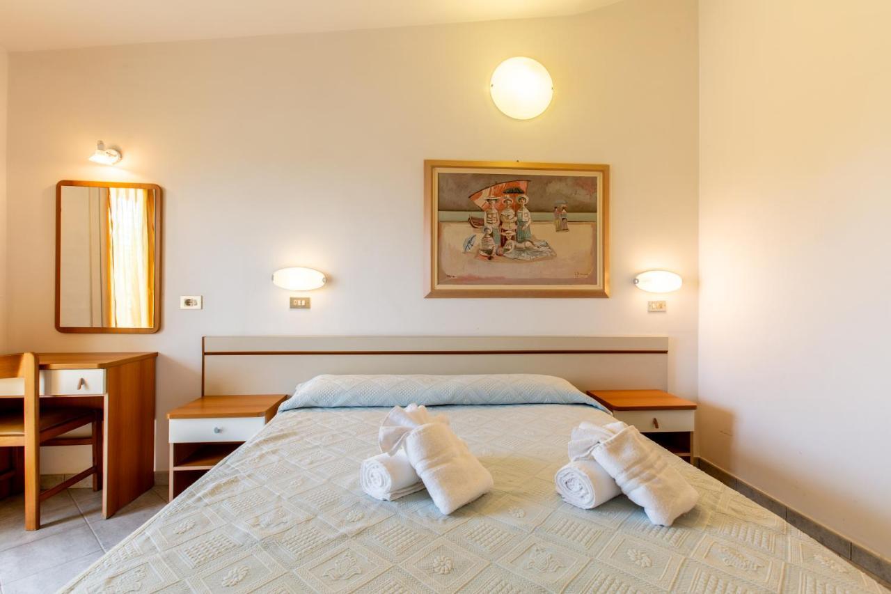 Hotel Jole San Mauro Mare エクステリア 写真