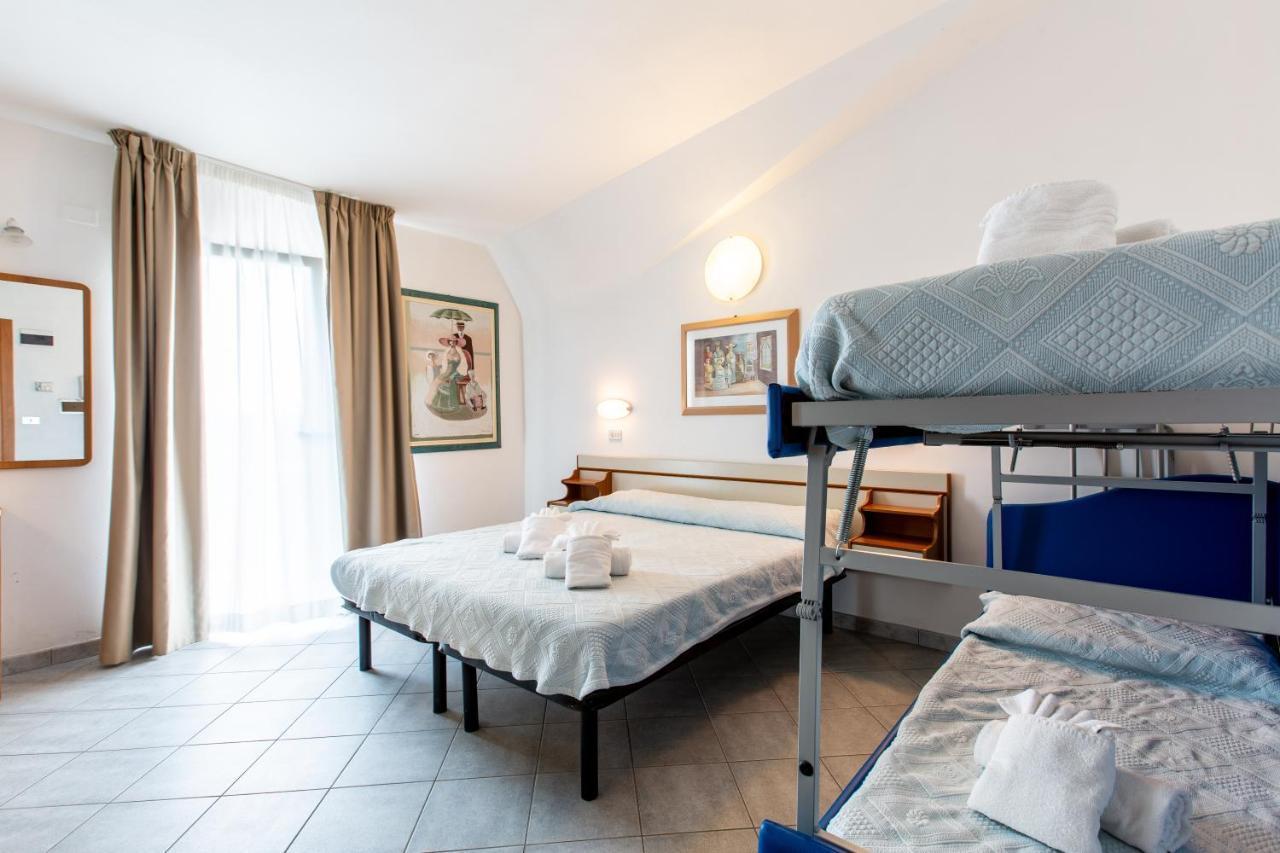 Hotel Jole San Mauro Mare エクステリア 写真