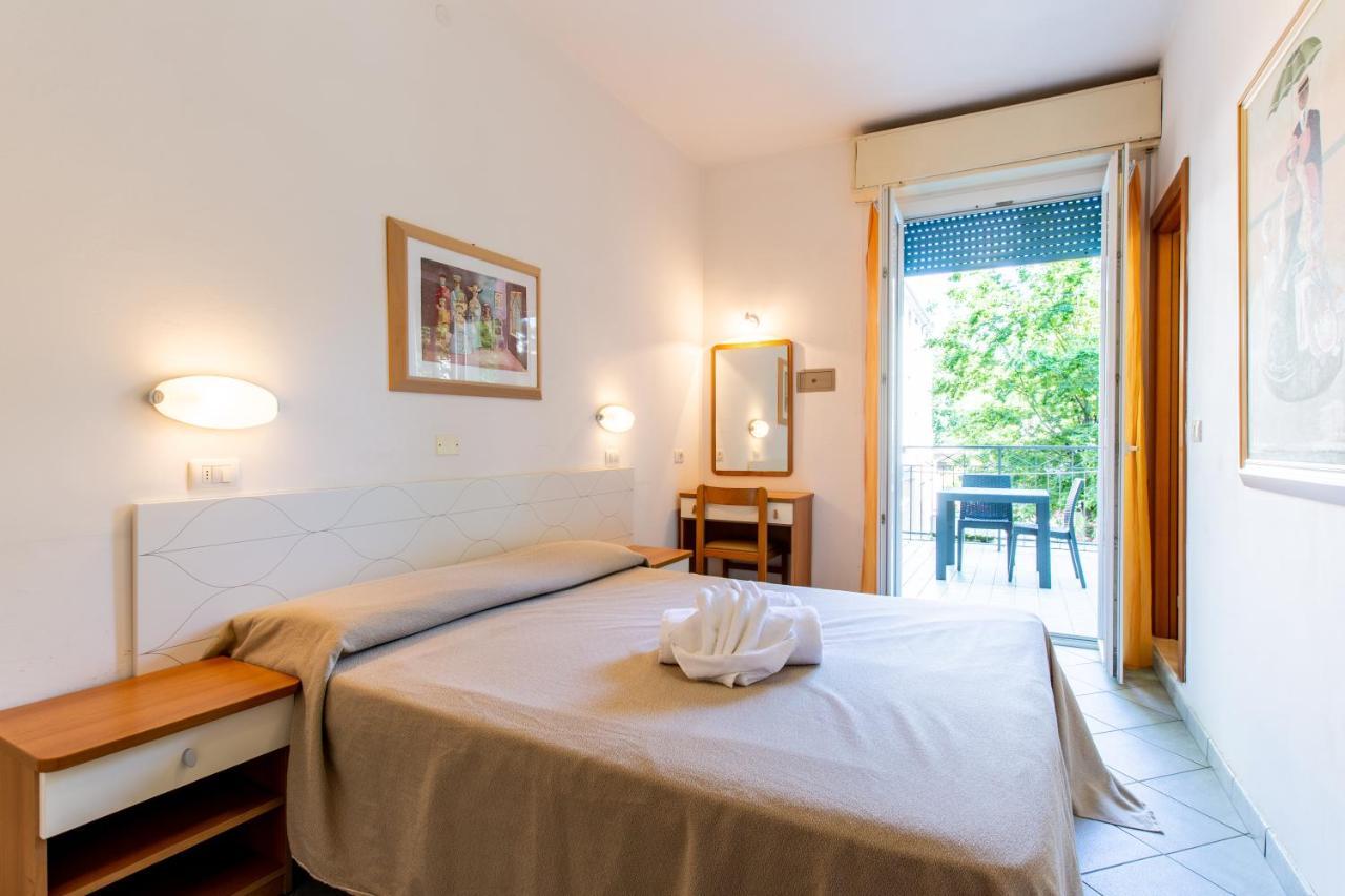 Hotel Jole San Mauro Mare エクステリア 写真